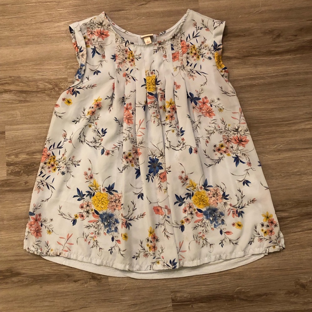 Flowy floral blouse